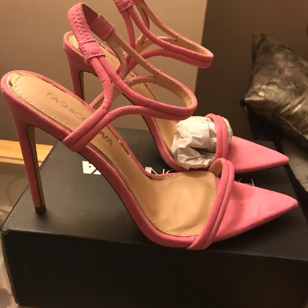 Fashionnova light pink heels.
